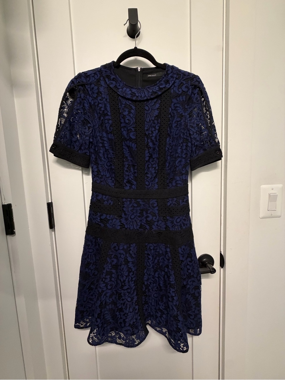 Karen Millen Lace Overlay Dress in Navy and Black - Picture 2 of 6